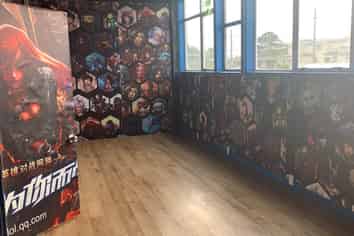 SHOP LOCATED IN MT ALBERT TOWN CENTRE