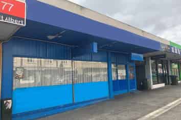 SHOP LOCATED IN MT ALBERT TOWN CENTRE