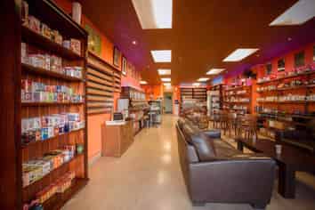 Life Style Cafe on Market!