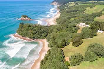 162B Whitipirorua Road, Whangamata