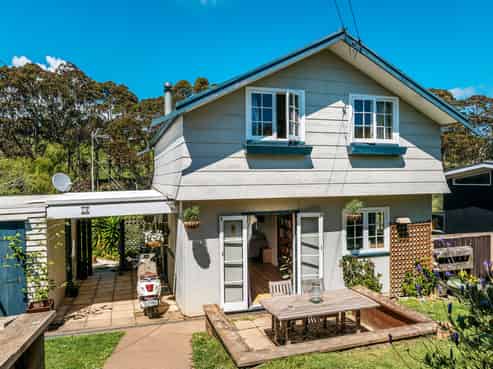 13 Totara Road, Onetangi