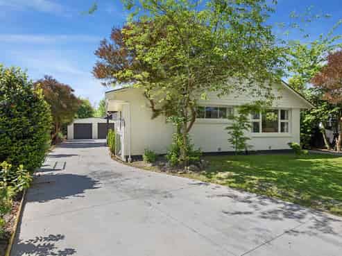 70 Woodbury Street, Russley