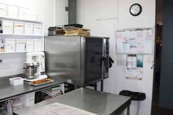 Birdie Cafe - Prime central location