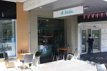 Birdie Cafe - Prime central location