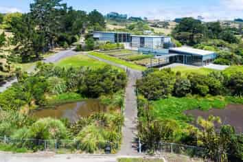 Versatile Boutique Stunner at Waimauku 