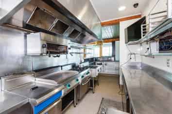 Versatile Boutique Stunner at Waimauku 