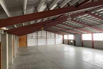 1,048m² Kelvin Grove Warehouse For Lease