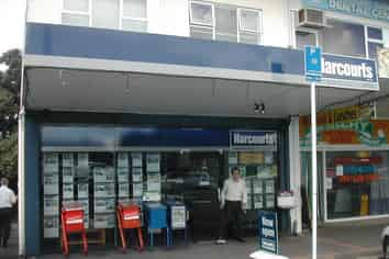 High Exposure Corner SIte!