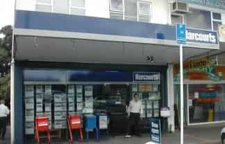 High Exposure Corner SIte!