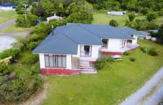 6-4 Golden Sands Road, Barrytown