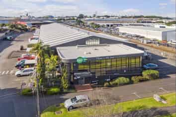 4,088M² BUILDING ON 11,375M² SITE