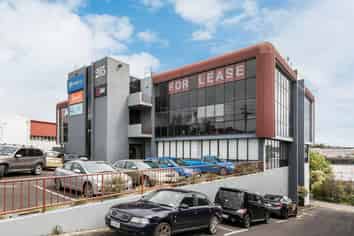 PROFESSIONAL OFFICE - 246M²