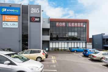 PROFESSIONAL OFFICE - 246M²