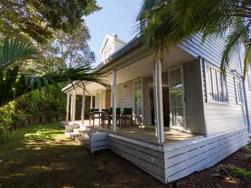 16 Chapel Street, Russell