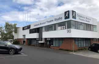 SHOWROOM/OFFICE FOR LEASE