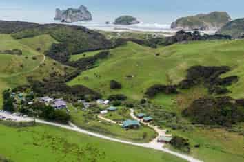 Lifestyle and business - stunning Golden Bay