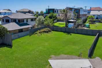 3A + 3B Turehu Street, Strandon