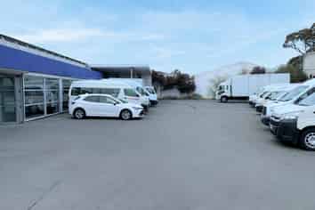 860sqm Industrial with Yard - Burnside