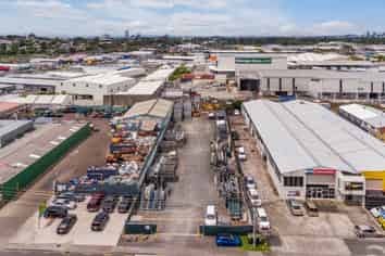 Tenanted Wairau Freehold Yard – Rare!