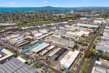 Tenanted Wairau Freehold Yard – Rare!