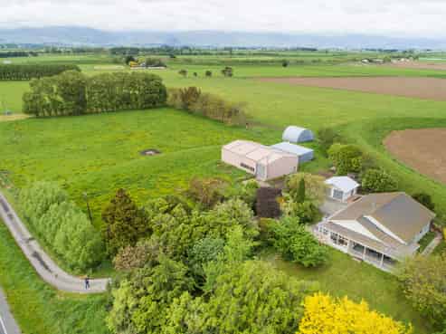 1216 Rangiotu Road, Tiakitahuna