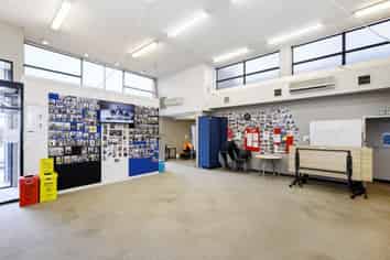 Freehold property with government tenant