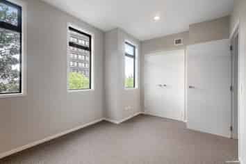 8/1 Glenside Crescent, Grafton