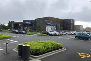 Well located retail in popular centre