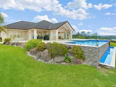 335 Aucks Road, Russell