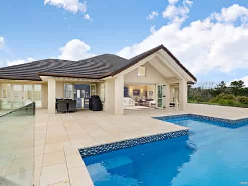 335 Aucks Road, Russell