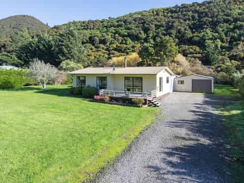 16 Mclaughlin Drive, Tinui