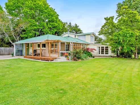 39 High Street, Southbridge