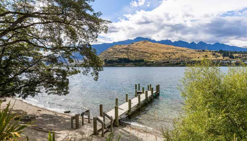 Lakeshore, Frankton Road, Queenstown Central