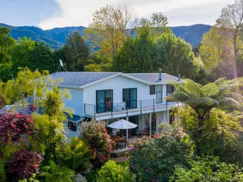 598 Takaka-Collingwood Highway, Takaka
