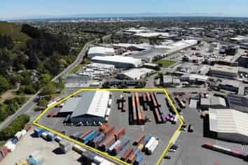 Excellent Warehouse Close To The Port