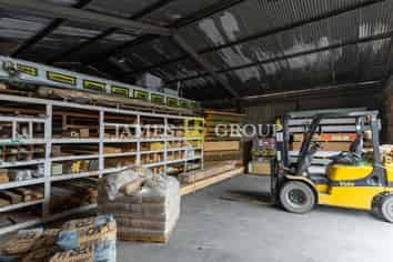 7,195sqm Contractors Yard in Central Pukekohe