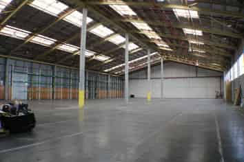 2,025m2 High Stud W/House plus Offices