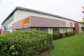 2,025m2 High Stud W/House plus Offices