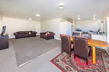 127 Shifnal Drive, Randwick Park