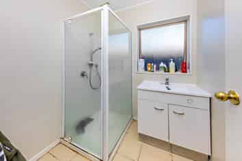 127 Shifnal Drive, Randwick Park