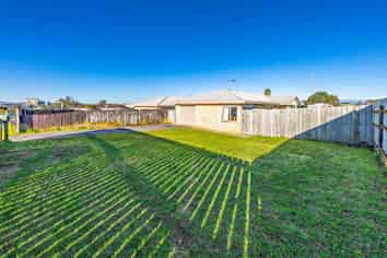 127 Shifnal Drive, Randwick Park