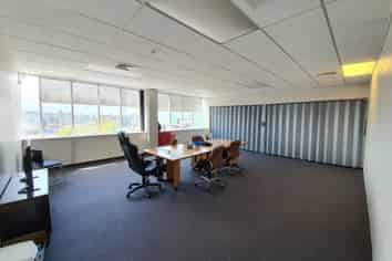 BRIGHT OFFICE SPACE WITH PLENTY OF NATURAL LIGHT