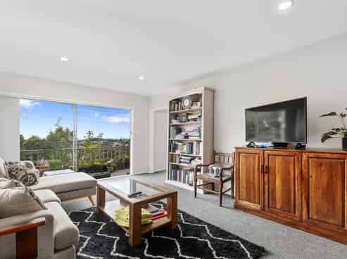 1 Phillipa Place, Browns Bay