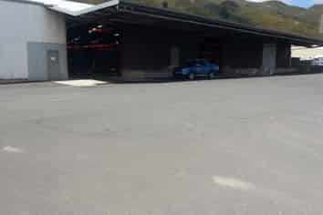 Large Seaview Warehouse - Tenancies to fit