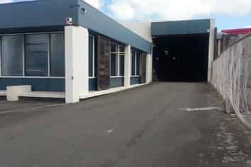 Large Seaview Warehouse - Tenancies to fit