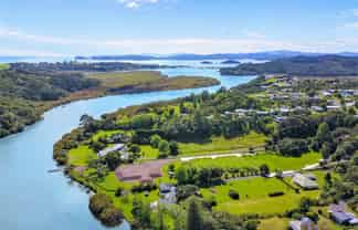 River Palm 99 Yorke Road, Paihia Surrounds