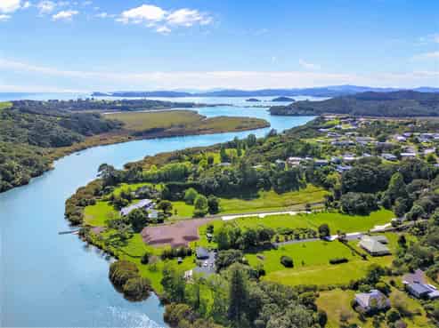 River Palm 99 Yorke Road, Paihia Surrounds