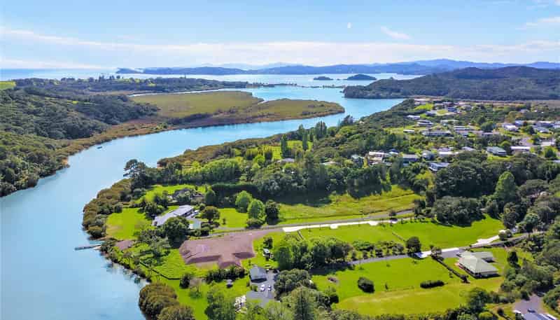 River Palm 99 Yorke Road, Paihia Surrounds