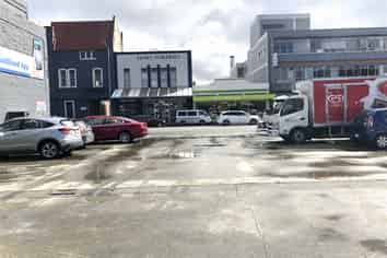 Courtville Place - Upstairs Unit 1