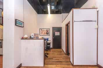 Fantastic beauty studio - oozing potential!